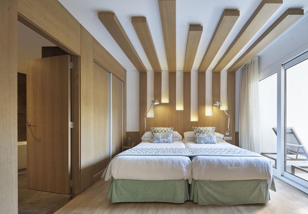Hotel Pure Salt Garonda - Adults Only Playa de Palma  Exterior foto A room at the hotel