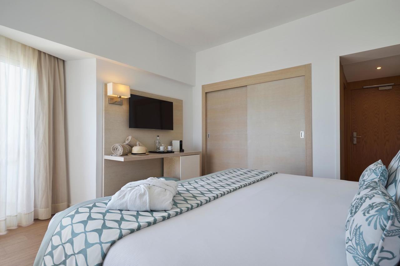 Hotel Pure Salt Garonda - Adults Only Playa de Palma  Exterior foto A room at the hotel