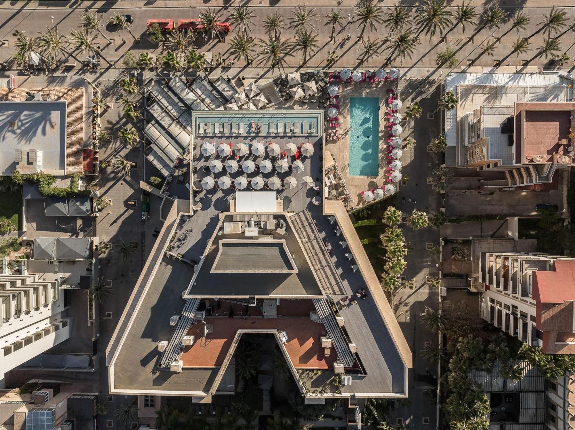 Hotel Pure Salt Garonda - Adults Only Playa de Palma  Exterior foto The rooftop pool at the W Hollywood