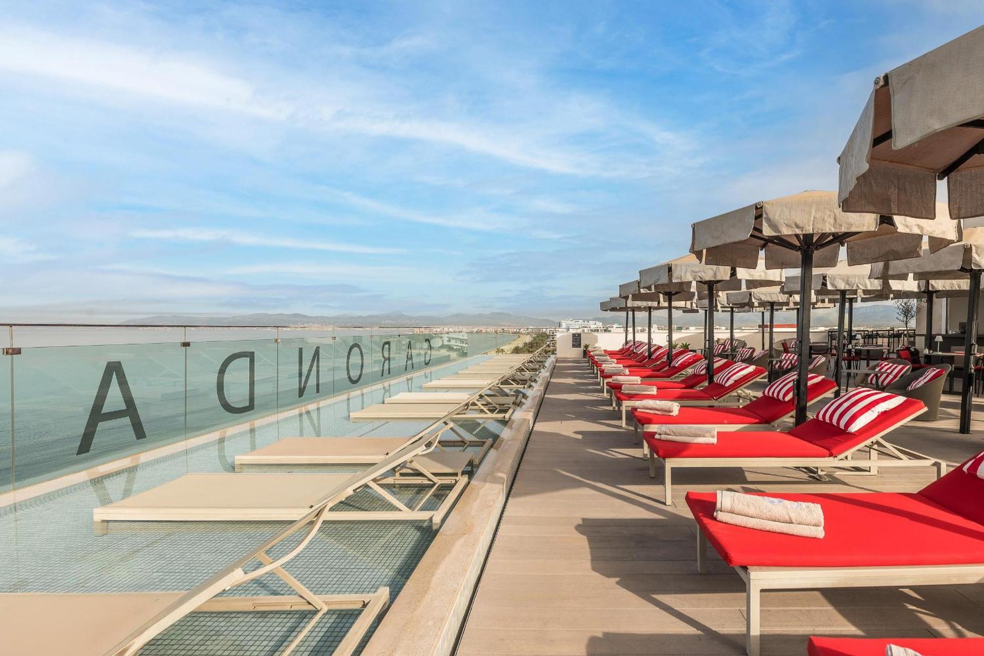 Hotel Pure Salt Garonda - Adults Only Playa de Palma  Exterior foto The rooftop pool at the hotel