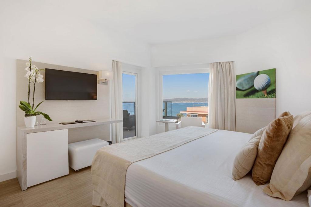 Hotel Pure Salt Garonda - Adults Only Playa de Palma  Exterior foto A bedroom at the Hotel
